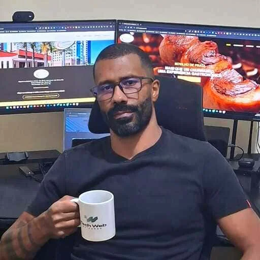 Adriano Alves, consultor de SEO da Tech Web Soluções